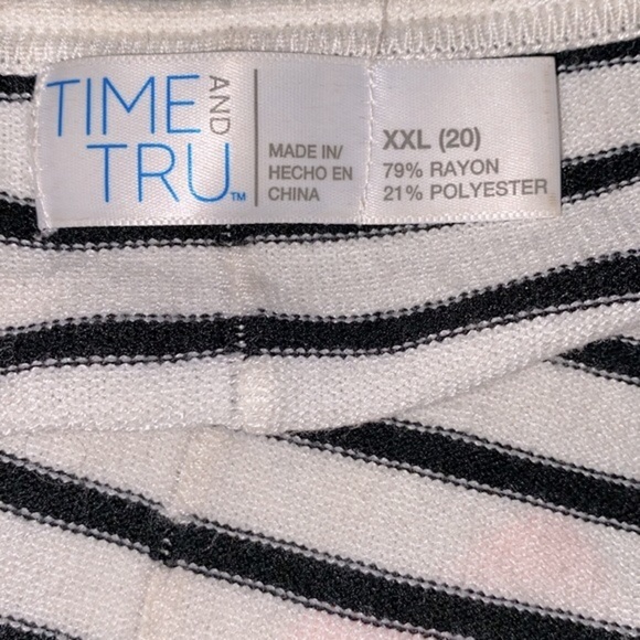 Time and Tru white and maxi striped tie front top size XXlarge - Picture 4 of 4